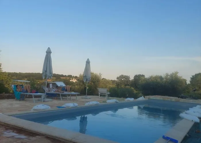 Alojamento de Acomodação e Pequeno-almoço Masseria Soluco 4*